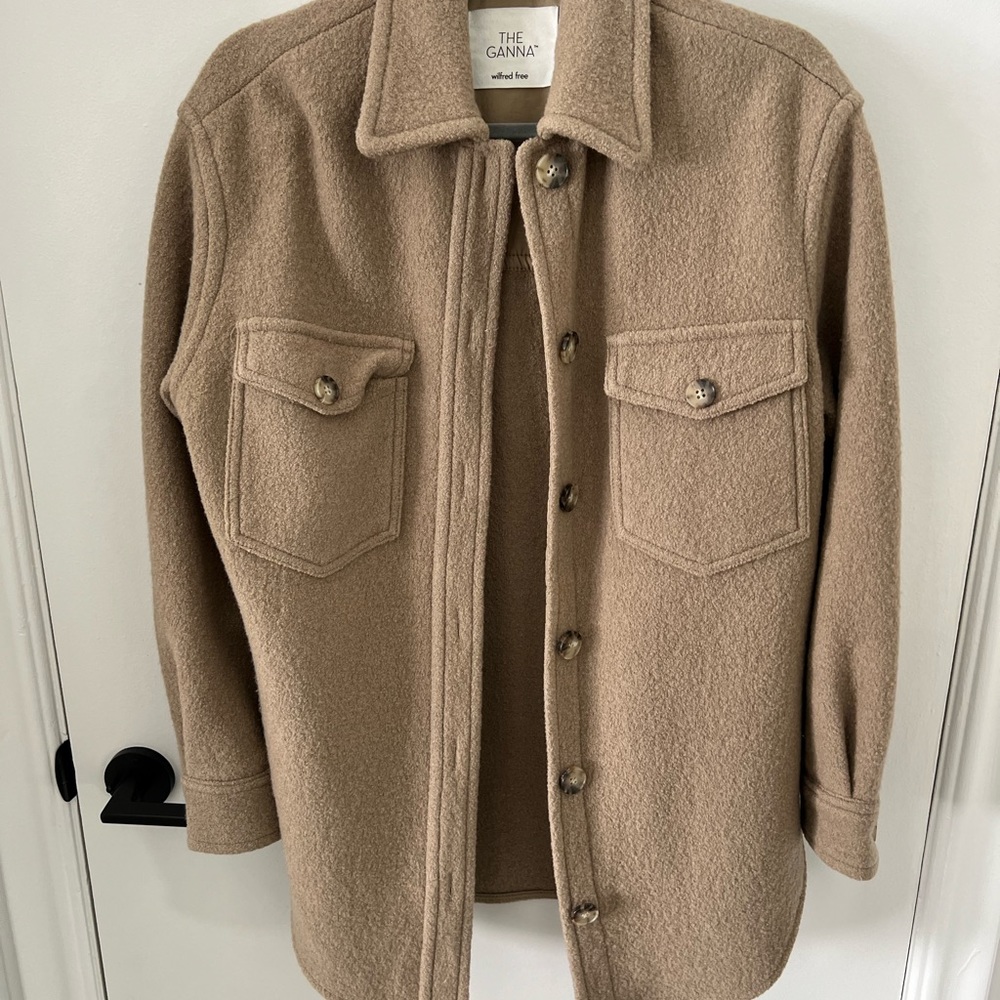 Aritzia Wilfred Free The Ganna shirt jacket